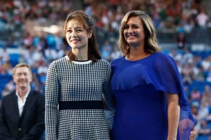 Li Na And Mary Pierce 2019 Australian Open Wallpaper