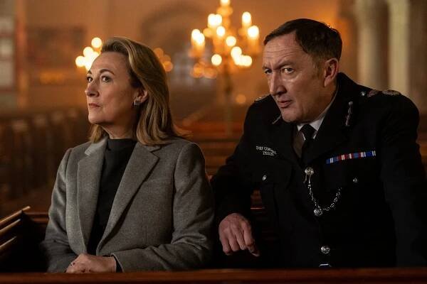 Dorothy Atkinson, Ralph Ineson - Ludwig: Šifra zločinu - Průvodkyně - Z filmu