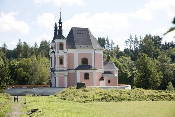Poohlédnutí za farní poutí na Starou Vodu u Libavé, Cvilín u Krnova a Maria Hilf ve Zlatých Horách 2.8.2025 | Farnost Povýšení