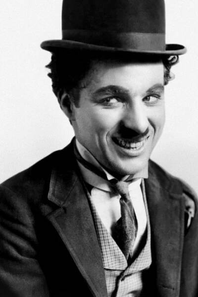 File:Charlie Chaplin (cropped).jpg - Wikimedia Commons