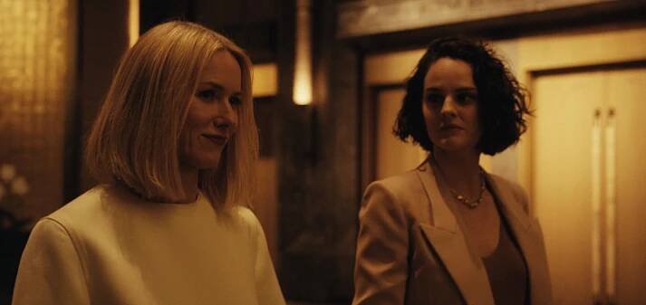 Naomi Watts, Noémie Merlant - Emmanuelle - Z filmu