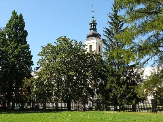 Televizní Dobré ráno v pátek z Bruntálu: pohádky, elektrokola i kosárna