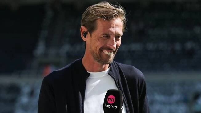 Fotbalista Crouch terčem vtípků. Uniklo video, na kterém hraje golf