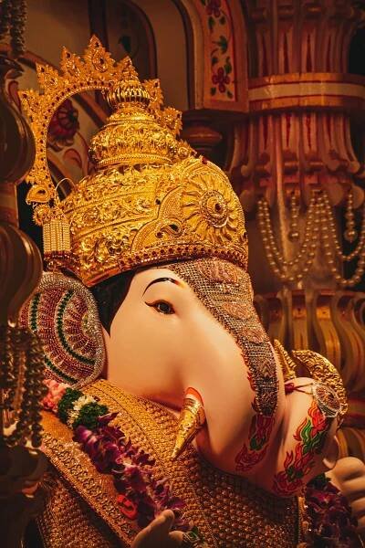 Divine Glittering Ganesh on Mobile Wallpaper
