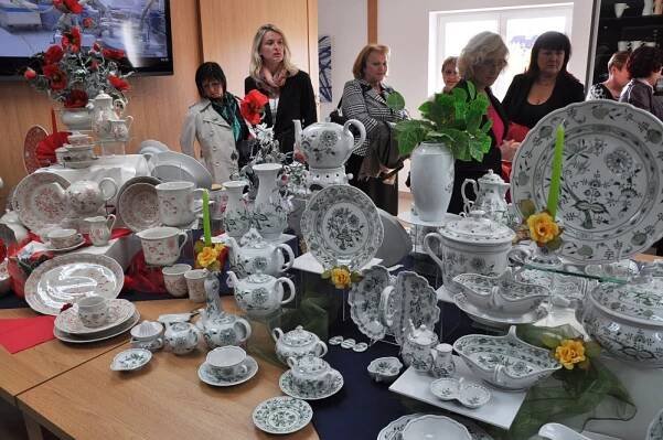 OBRAZEM: Z chátrajícího kina v Dubí je dům porcelánu