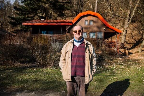Kudrnáč Jarda z Vesničko má středisková bojoval dva roky s vážnými zdravotními problémy: Herce postihla leukémie