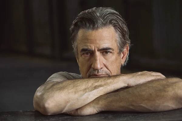 Dermot Mulroney - Moves | Fashion & Lifestyle... Online