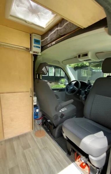 přestavba dodávky na obytné auto