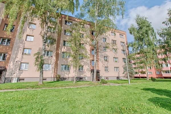 Prodej prostorného bytu 4+1 - Michal Lesňák, certifikovaný realitní makléř pro Moravskoslezský kraj 