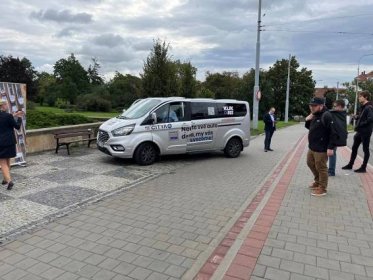 Po Brně jezdí mikrobus, který lidi odveze na zastávku