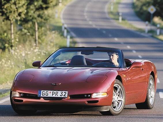 Chevrolet Corvette Convertible C5 (1998) detailní informace, videa, motorizace a zajímavosti