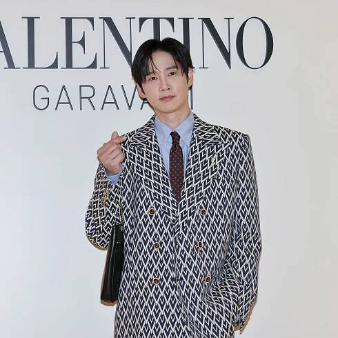 Netflix's 'Squid Game 2' Casts Cisgender Actor Park Sung-hoon a as Transgender Woman Competing for Surgery