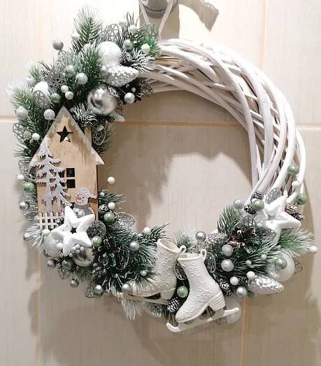 Pin by Judit Tasi on dekoráció | Christmas wreaths diy, Christmas decorations diy crafts, Holiday wreaths christmas