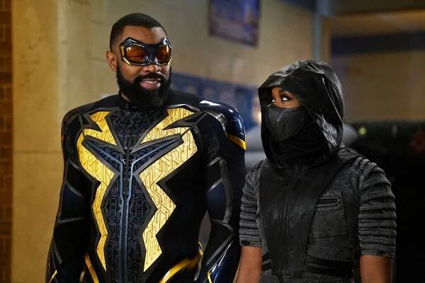 Black Lightning - Kniha Markovie: 1. kapitola: Staronová prokletí a požehnání - Z filmu - Cress Williams, Nafessa Williams