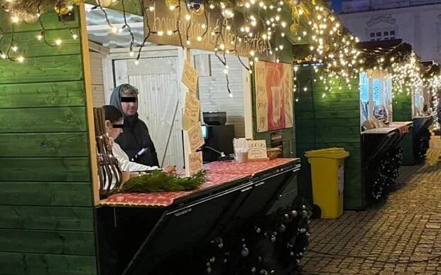 Z adventních trhů v Kolíně bylo návštěvníkům do pláče
