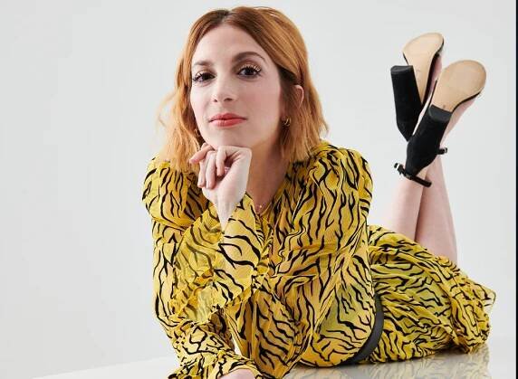 Molly Bernard on the Final Season of ‘Younger’ and the Clean Mascara That Won’t Budge ‘Under Any Circumstances’