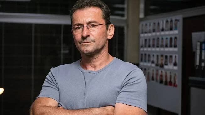 Skutečné drama na place Případů 1. oddělení: Komparzista napadl Ondřeje Vetchého