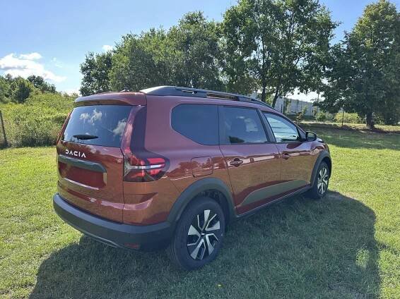 Dacia Jogger, Expression Hybrid 140 7 míst