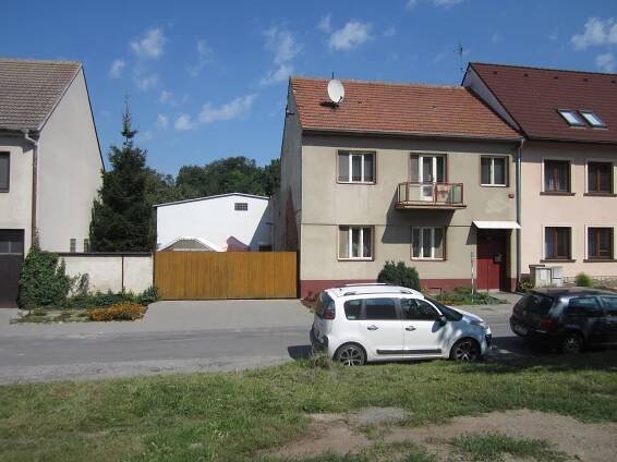 Prodej dvougeneračního rodinného domu 2+1, 3+k, s dvorkem v obci Neslovice. okr. Brno venkov | GAVLAS, spol. s r.o.