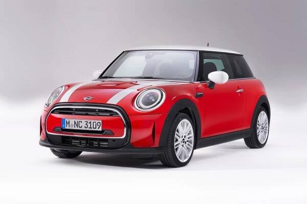 Mini One & Cooper: Podrobné specifikace vozidel & Interaktivní nástroj pro srovnání