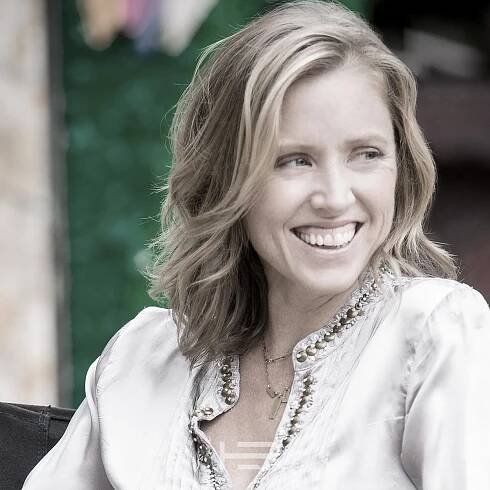 Robert Redford's Daughter Dishes on becoming Legendary