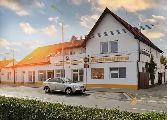 Penzion Na Závisti Veltrusy | Ubytování / Restaurace / Tankové pivo
