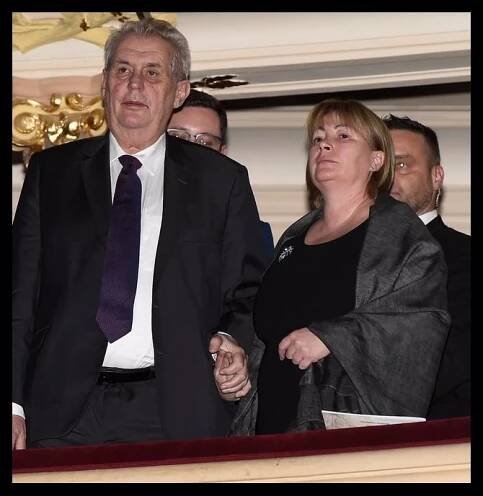 Nakonec si vzal Ivanu Zemanovou.
