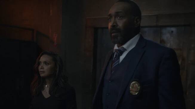 Flash - Mother - Z filmu - Danielle Nicolet, Jesse L. Martin