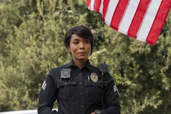 Záchranáři L. A. - Rodinné tajemství - Z filmu - Angela Bassett