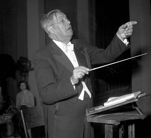 Václav Talich diriguje Slovanské tance Antonína Dvořáka (1955)