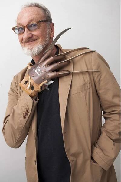 FOTO: Robert Englund stárne s grácií. – stránka 3