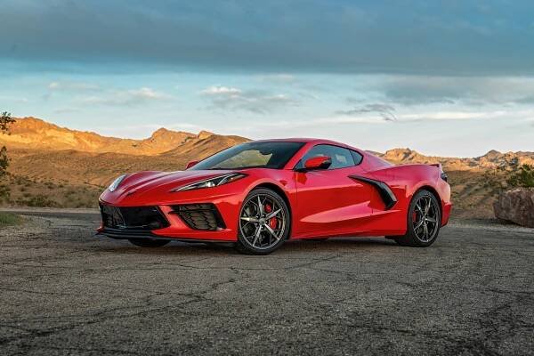 Chevrolet Corvette: Podrobné specifikace vozidel & Interaktivní nástroj pro srovnání