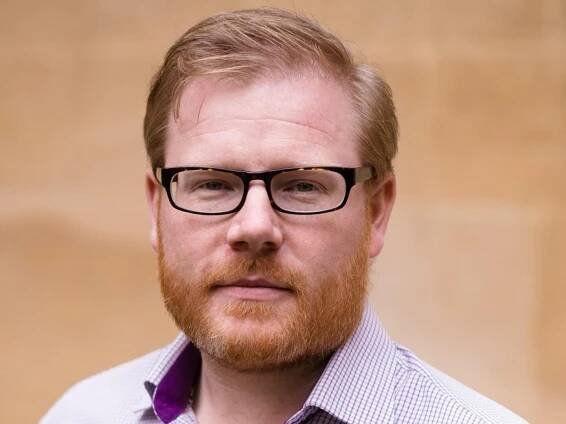 Headshot of Andrew Miller
