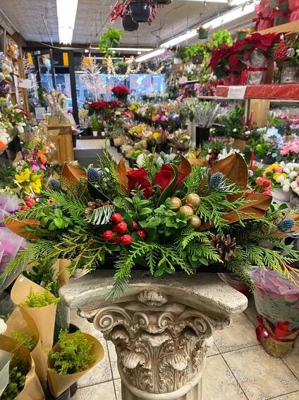 Christmas Arrangement | whatever the occasion, We’ll find any flowers your need