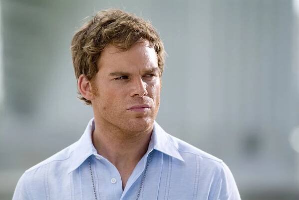 Dexter - Nevinné mládí (S01E03) (2006)
