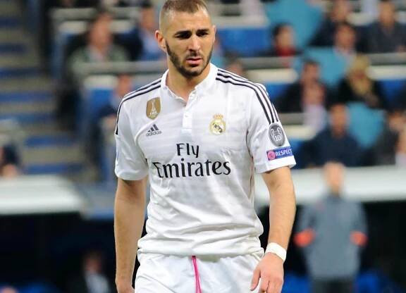 Youssoufa Moukoko erneut auf Rekordkurs – Karim Benzema schiesst Real Madrid ins Viertelfinale