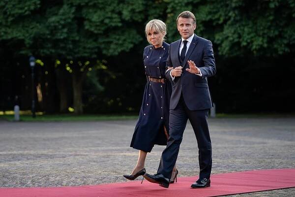 Je Macronova manželka skutečně žena? Prezident soudu předloží důkazy - Minutové zprávy 