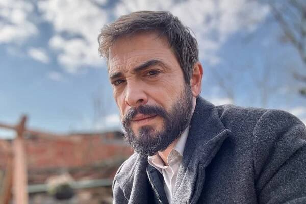 Turkish actor Ahmet Kural's photo from the set of Gassal, Dec. 29, 2024. (Photo via Instagram / @ahmtkural)