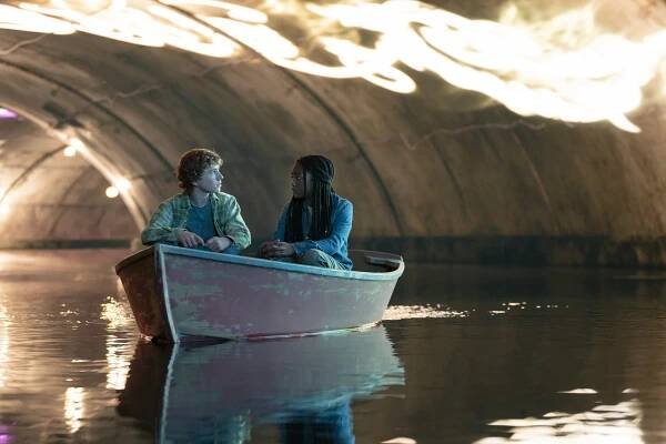 Percy Jackson a Olympané - Jeden bůh nám koupí cheeseburgery - Z filmu - Walker Scobell, Leah Jeffries
