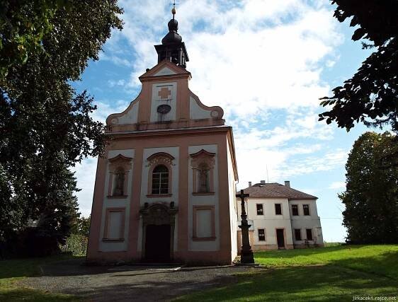 C - Chudobín - kostel sv. Františka Serafinského 01 - čelní pohled