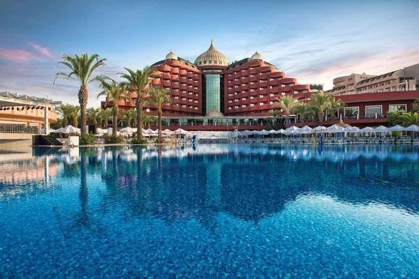 Bazén v ubytování Delphin Palace Hotel nebo v jeho okolí
