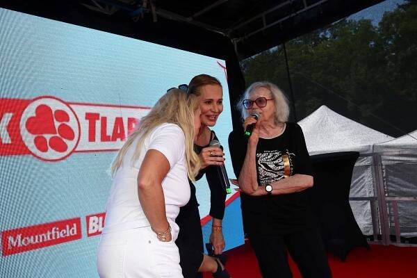 Marta Kubišová, Monika Absolonová a Bára Basiková na festivalu Blesk tlapek.