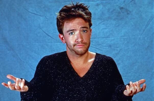 Poznali byste v něm ještě Buda ze seriálu Ženatý se závazky? David Faustino se herectví věnuje dodnes