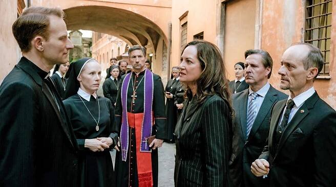 Maximilian Dirr, Susanne Wuest, Benjamin Sadler, Natalia Wörner, Christian Stamm, Michael Ihnow - Die Diplomatin - Tod einer Nonne - Z filmu