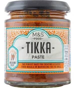 Omáčka Marks & Spencer Středně pálivá kari pasta