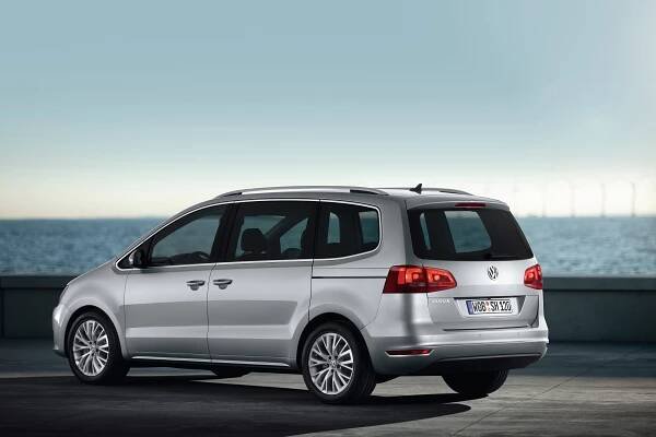Volkswagen Sharan: Podrobné specifikace vozidel & Interaktivní nástroj pro srovnání