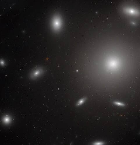 NGC 4873 – Wikipédia