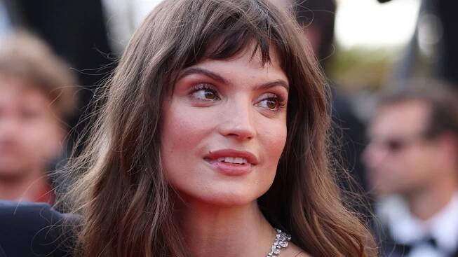 Charlbi Dean, Breakout Star of Palme d'Or-Winning 'Triangle of Sadness,' Dead at 32