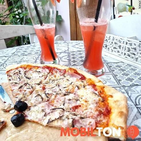 Pizzeria La Mona - Pláteníkova 355