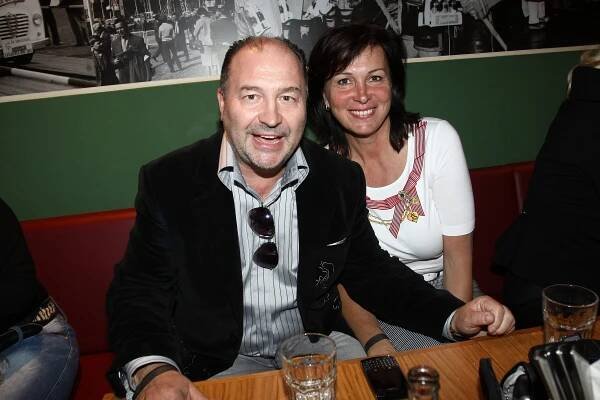 Příběh lásky Michala Davida a jeho ženy Marcely. Zůstali spolu navzdory krutému osudu